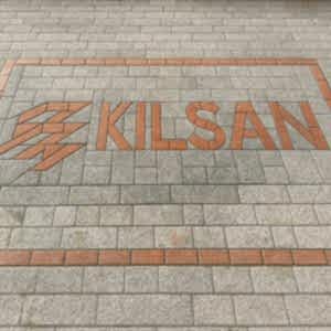 Taş ve Tuğla Dekorasyon Model-10-1 Logo işlenmiş kilit taşı döşeme modelleri